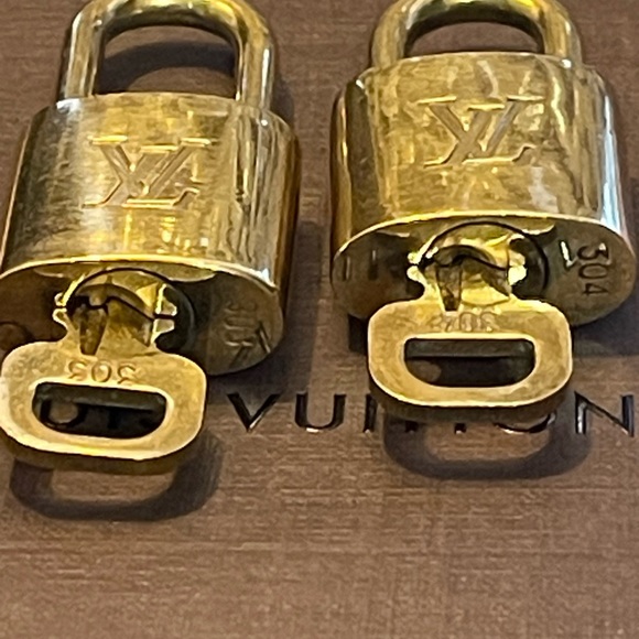 Lot of 2 Louis Vuitton Authentic Brass Lock and Key Set #303 and #304 - Picture 5 of 16